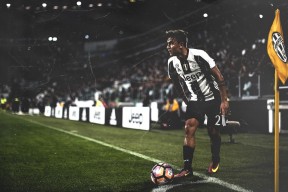 联赛裁判判罚尺度引发讨论，裁判违规