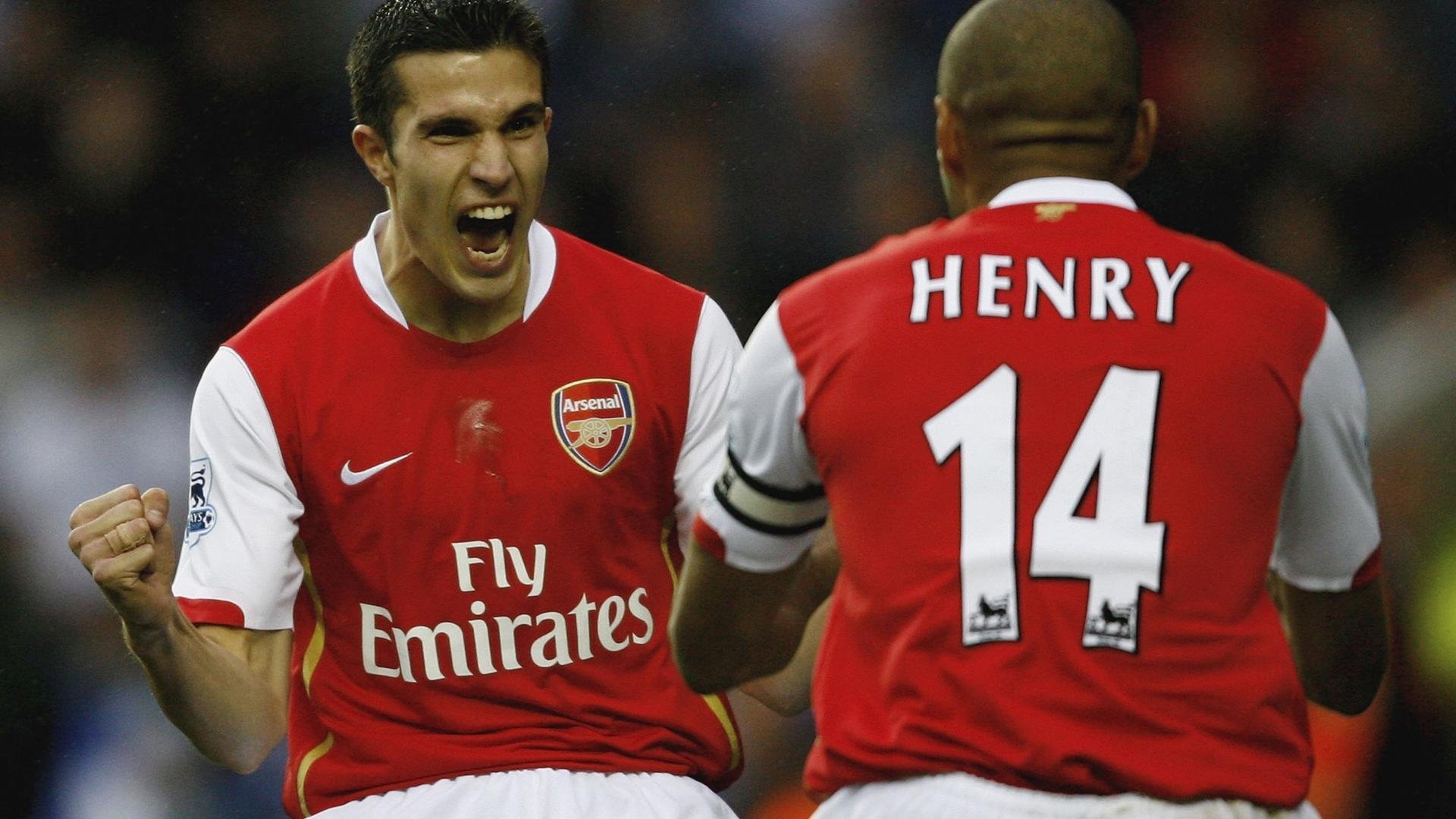 利物浦名宿互撕?杰拉德回应欧文提问,一句话让演播室瞬间沸腾